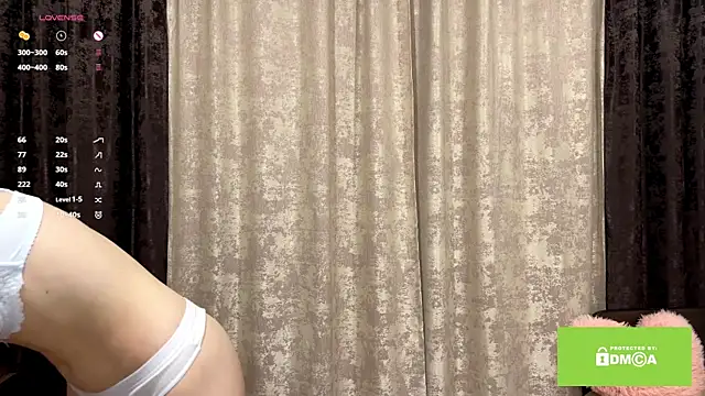 lady linaa online show from October 8, 4:37 pm