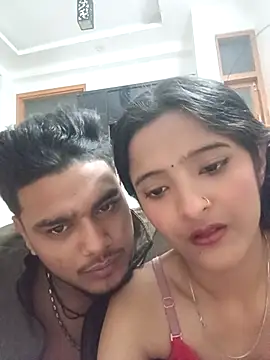 Snapshot of romantic_couple1 chatting on November 27, 2:02 am romantic couple1 online show from November 27, 2:02 am