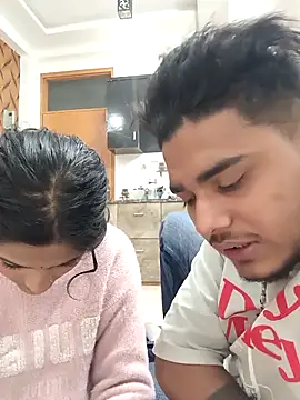 Snapshot of romantic_couple1 chatting on December 18, 12:49 am romantic couple1 online show from December 18, 12:49 am