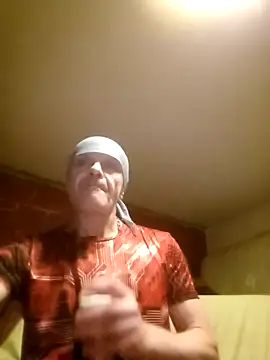 Snapshot of Kuba_Gd chatting on December 18, 3:29 pm Kuba Gd online show from December 18, 3:29 pm