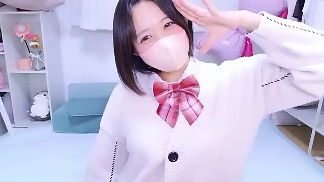 Hinata Sun online show from April 11, 9:13 am