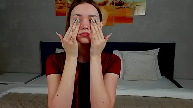 AmadaReine online show from March 6, 3:25 am