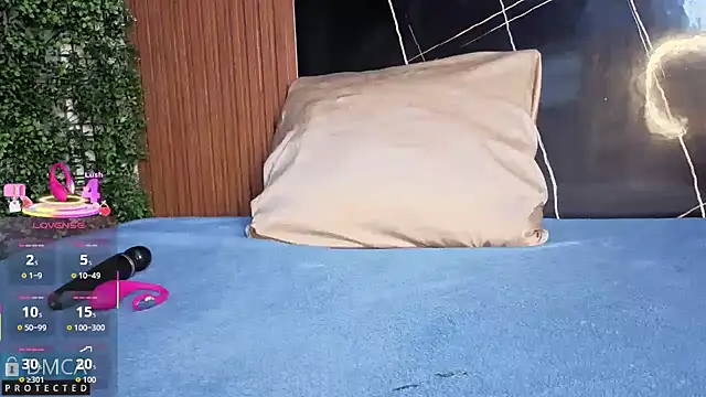 Kiara Zahiri   online show from October 21, 11:00 am