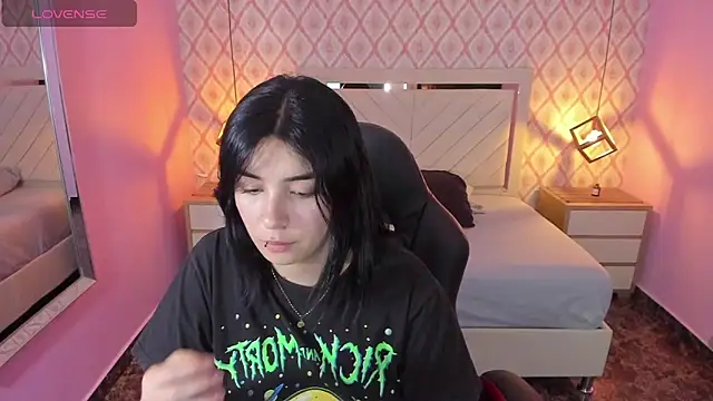 CHRISTY TEIGEN4 online show from October 8, 7:22 pm