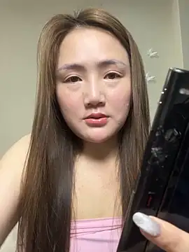 Snapshot of mengbaijiang07 chatting on April 16, 2:23 am mengbaijiang07 online show from April 16, 2:23 am