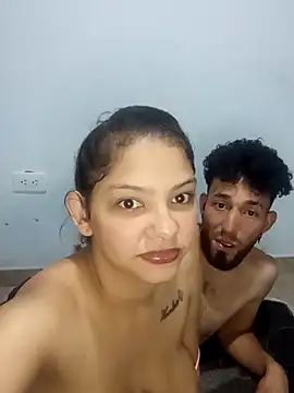 LunaAndOrion online show from November 3, 4:03 am