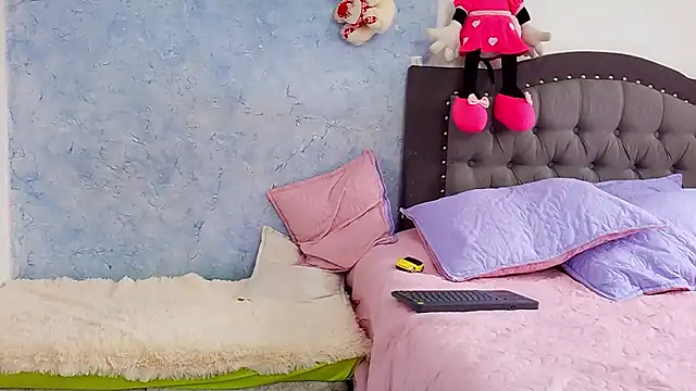 Nicolletorres2 online show from November 29, 7:17 pm