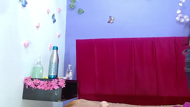 andrealopezcm101 online show from October 27, 11:36 am