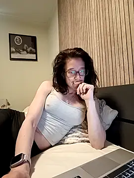 JezebelDutch online show from April 14, 10:43 am