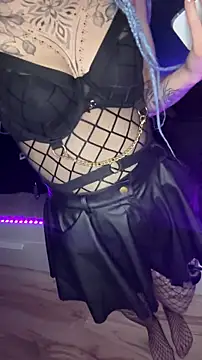 Snapshot of hottcouple00 chatting on December 14, 10:25 pm hottcouple00 online show from December 14, 10:25 pm