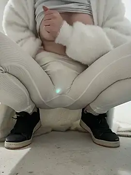 Cumonmme online show from November 28, 8:11 pm