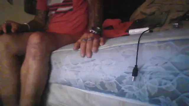 Snapshot of crassanova chatting on December 4, 11:30 am crassanova online show from December 4, 11:30 am