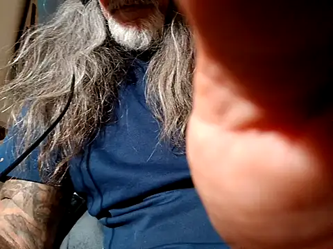 Snapshot of crassanova chatting on December 15, 12:37 am crassanova online show from December 15, 12:37 am