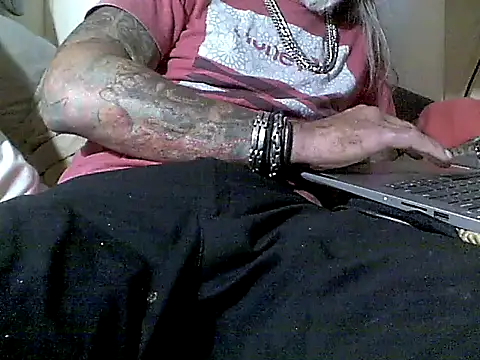 Snapshot of crassanova chatting on December 16, 4:45 pm crassanova online show from December 16, 4:45 pm