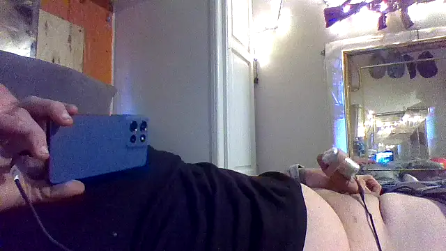 Snapshot of Cum515088 chatting on February 20, 2:50 pm Cum515088 online show from February 20, 2:50 pm