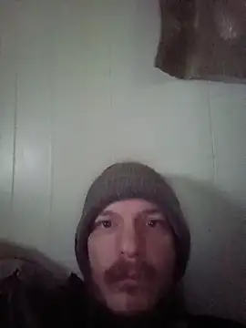 Snapshot of Poundtown1226 chatting on February 9, 12:42 pm Poundtown1226 online show from February 9, 12:42 pm