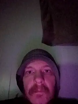 Snapshot of Poundtown1226 chatting on February 10, 8:51 am Poundtown1226 online show from February 10, 8:51 am