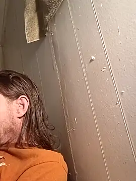 Snapshot of Poundtown1226 chatting on February 11, 11:43 pm Poundtown1226 online show from February 11, 11:43 pm