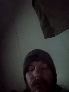 Snapshot of Poundtown1226 chatting on February 13, 11:39 am Poundtown1226 online show from February 13, 11:39 am