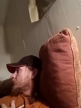 Snapshot of Poundtown1226 chatting on February 13, 11:45 pm Poundtown1226 online show from February 13, 11:45 pm