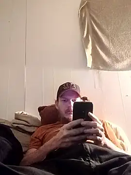 Snapshot of Poundtown1226 chatting on February 20, 2:41 am Poundtown1226 online show from February 20, 2:41 am