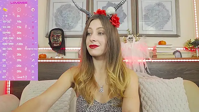 MuseDollX online show from October 19, 7:03 pm