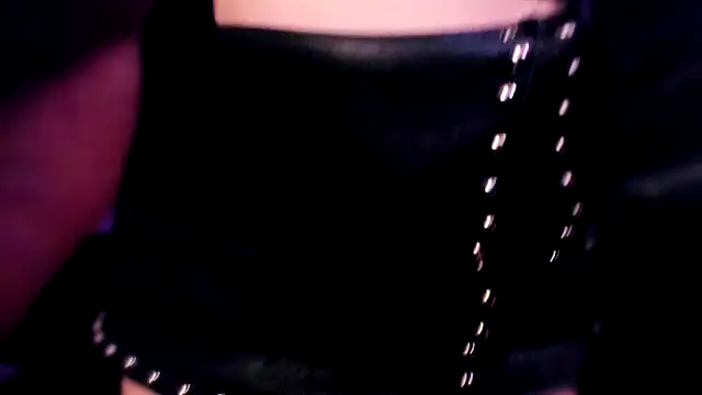 Snapshot of MistressJolie chatting on December 22, 12:16 pm MistressJolie online show from December 22, 12:16 pm