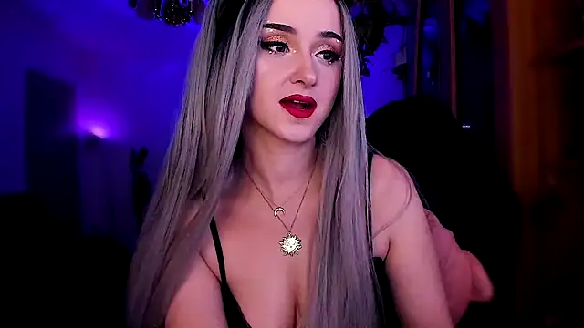 Snapshot of MistressJolie chatting on January 16, 4:49 am MistressJolie online show from January 16, 4:49 am