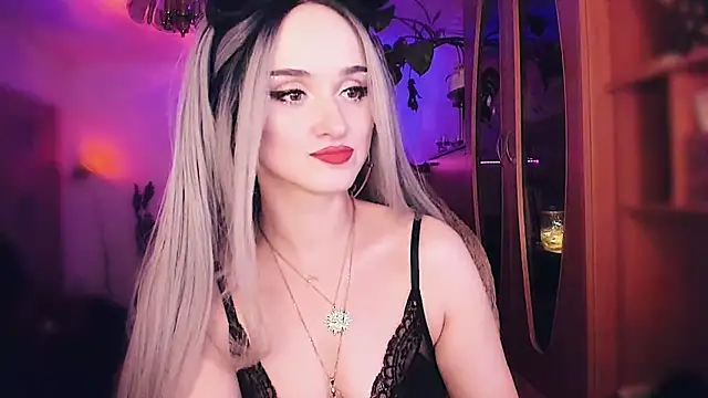 Snapshot of MistressJolie chatting on March 1, 12:50 am MistressJolie online show from March 1, 12:50 am