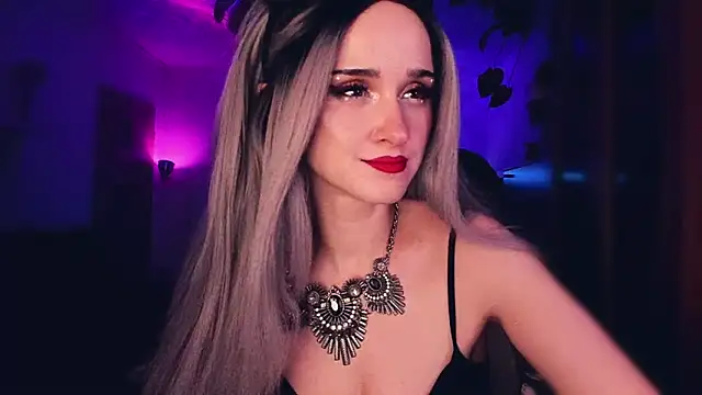 Snapshot of MistressJolie chatting on November 29, 5:21 am MistressJolie online show from November 29, 5:21 am