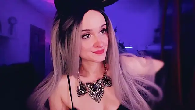 MistressJolie online show from December 23, 7:39 am