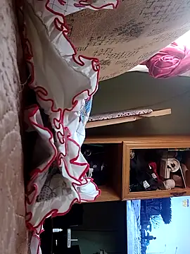 Snapshot of sweetdebbiexxxx chatting on October 15, 10:37 am sweetdebbiexxxx online show from October 15, 10:37 am