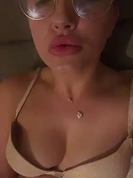 Snapshot of PinkiePlgirl chatting on September 22, 11:40 pm PinkiePlgirl online show from September 22, 11:40 pm