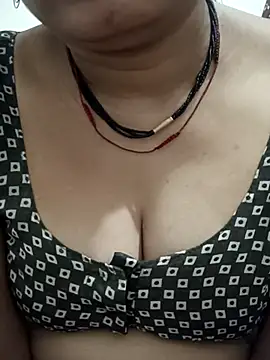 Snapshot of monu_bhabi chatting on March 11, 12:16 am monu bhabi online show from March 11, 12:16 am