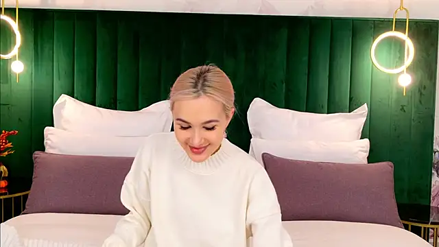 BarbieMilne online show from September 28, 3:06 pm