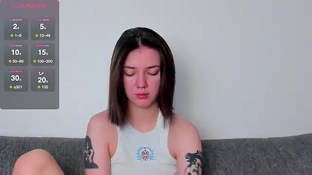 Zoe Hiland online show from September 17, 1:13 pm