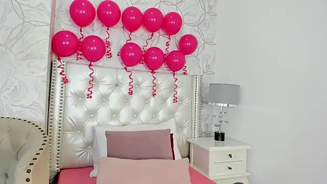 Snapshot of amara_rousse chatting on November 9, 11:52 am amara rousse online show from November 9, 11:52 am