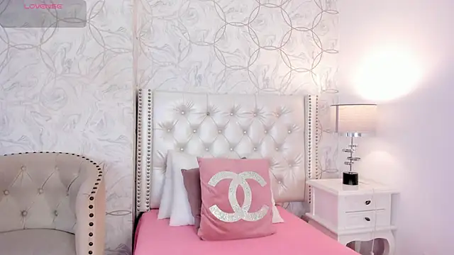 amara rousse online show from December 20, 11:28 am