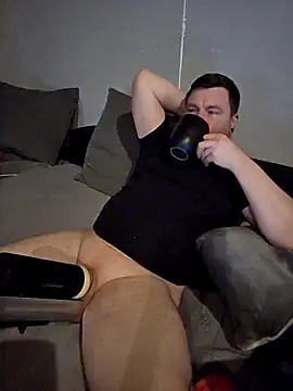 Snapshot of Da_riva chatting on February 11, 8:03 pm Da riva online show from February 11, 8:03 pm