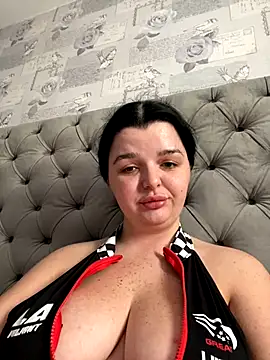 Snapshot of PrettyPaigeBabe chatting on October 27, 2:32 pm PrettyPaigeBabe online show from October 27, 2:32 pm