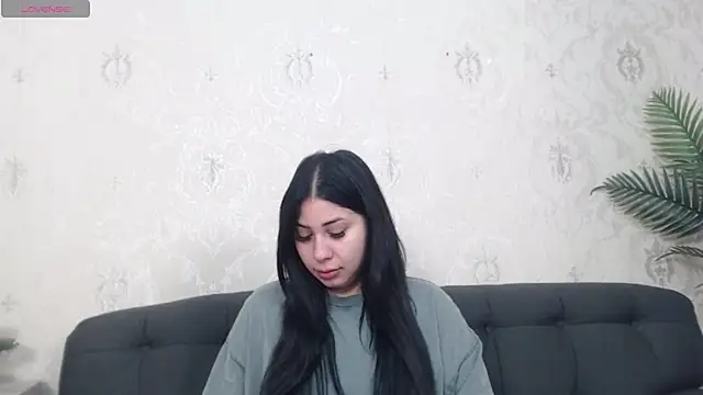AnaysDivine online show from October 1, 3:01 am