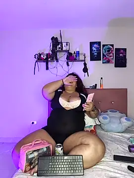 kendra lil evill online show from April 4, 9:01 pm