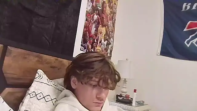 Snapshot of sexybigdick04 chatting on November 3, 9:27 pm sexybigdick04 online show from November 3, 9:27 pm