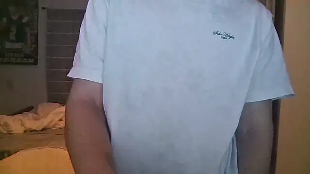 Snapshot of sexybigdick04 chatting on January 8, 11:34 am sexybigdick04 online show from January 8, 11:34 am