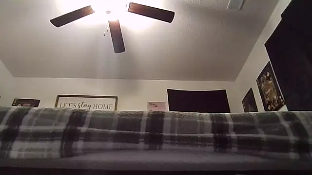 Snapshot of sexybigdick04 chatting on March 29, 8:09 pm sexybigdick04 online show from March 29, 8:09 pm