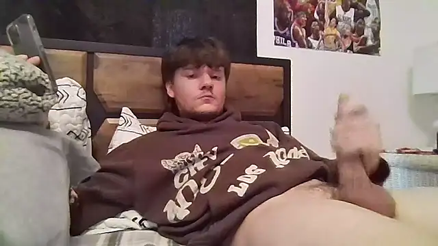 Snapshot of sexybigdick04 chatting on April 6, 7:48 pm sexybigdick04 online show from April 6, 7:48 pm