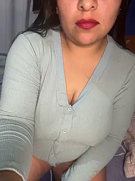 Luci Sweet22 online show from May 19, 3:13 am