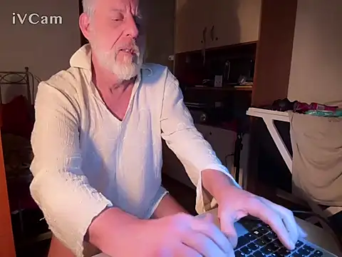 Snapshot of Pigna16PSRN chatting on February 13, 1:34 am Pigna16PSRN online show from February 13, 1:34 am