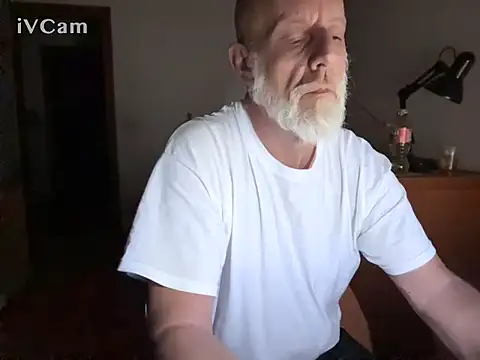 Snapshot of Pigna16PSRN chatting on February 19, 11:12 pm Pigna16PSRN online show from February 19, 11:12 pm