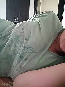 Snapshot of angel_ridhi chatting on May 22, 12:51 am angel ridhi online show from May 22, 12:51 am